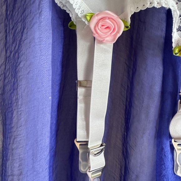 XXL White Burlesque style 6 Strap Garter Belt with beautiful pink lace & Roses - Picture 4 of 10